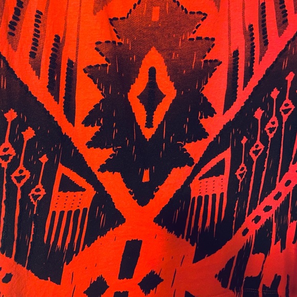 3 FOR $15!!! iJeans by Buffalo Aztec Print Top - Picture 4 of 5